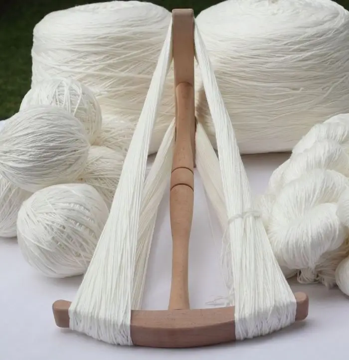 stretching yarn