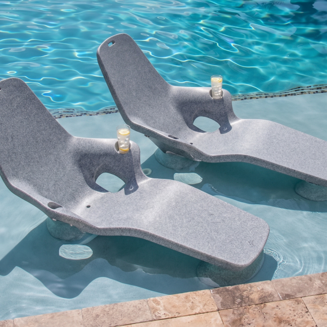 two-shayz-loungers-image-4